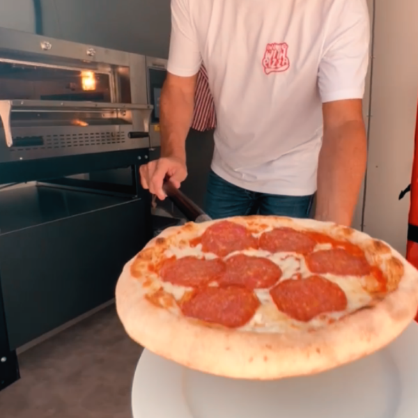 VIP Schwarze Karte. 1 Jahr GRATIS Pizza! – Bild 7